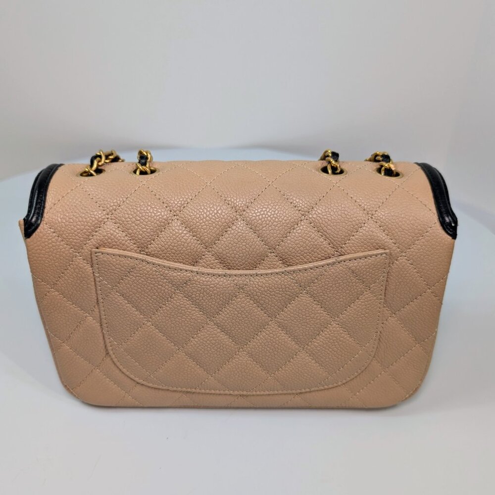 Chanel Rare Vintage Beige Caviar Filigree Flap Bag - Picture 5 of 16